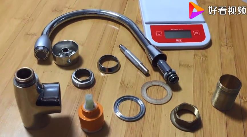 全銅歐式仿古水龍頭拆解圖,其實(shí)大多數(shù)水龍頭拆解方式都差不多! 全銅歐式仿古水龍頭拆解圖,其實(shí)大多數(shù)水龍頭拆解方式都差不多!