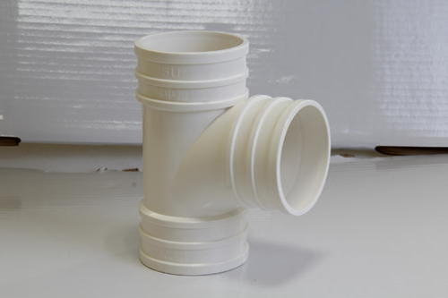 順水三通和正三通一樣嗎？安裝順水三通時要注意什么？